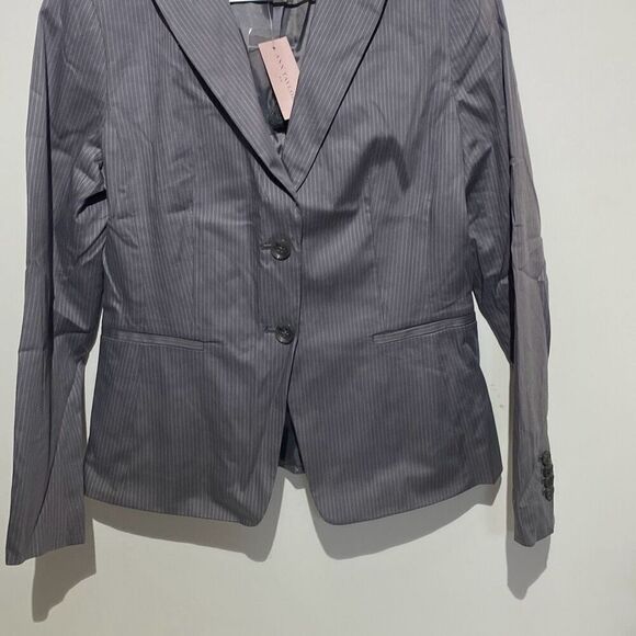 Ann Taylor Women's Gray Pinstripe Single Breasted Blazer Jacket Size 6P NWT - Picture 3 of 8